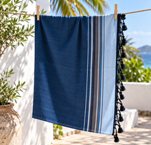 Lade das Bild in den Galerie-Viewer, Authentic Kikoi Shawl | Traditional Kenyan Cotton Sarong & Beach Wrap | Hammam Towel