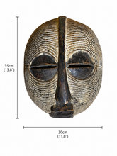 Lade das Bild in den Galerie-Viewer, Antique Chokwe African Mask | Vintage African Art | Tribal Masks | Primitive Art
