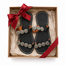Lade das Bild in den Galerie-Viewer, Hand Beaded Kenyan Sandals | Maasai-Inspired Boho Summer Slides | Kenyan Sandals | African Wear | Tropical Holiday | Cork Sole | Rubber Sole Slides