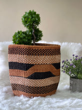 Load image into Gallery viewer, Earth Woven Planters / Flower Baskets /Sisal Baskets / Vase Covers