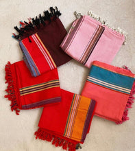Lade das Bild in den Galerie-Viewer, Authentic Kikoi Shawl | Traditional Kenyan Cotton Sarong & Beach Wrap | Hammam Towel