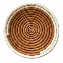 Lade das Bild in den Galerie-Viewer, Set of 3 Handwoven Sisal Fan and Basket Wall Decor, Rustic Wall Art, Natural Fiber Boho Decor, Woven Fan Tapestry, Japandi Decor -Earth