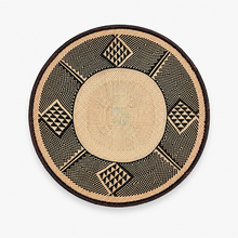 Charger l'image dans la galerie, Hand crafted African Wall Art | Rustic African Handwoven Wall Art | Tonga Wall Hanging | Natural Wall Decor | Straw &amp; Palm Leaf Art (47cm)
