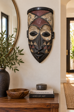 Cargar imagen en el visor de la galería, Antique Chokwe African Mask |  Vintage African Art |  Tribal Masks | Primitive Art
