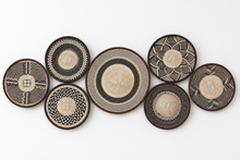 Lade das Bild in den Galerie-Viewer, Set of 7 African Handwoven Wall Decor  Baskets | Zimbabwe Tonga/ Binga Baskets | Rustic Decor |African Wall Decor Set (30-45cm) Wind
