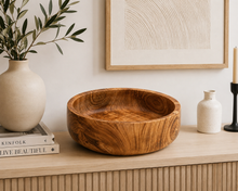 Lade das Bild in den Galerie-Viewer, Large Hand Carved Jacaranda Wood Bowl | Natural Grain Salad Serving Bowl | Display Wood Bowl | Flame Seared Bowl
