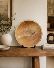 Lade das Bild in den Galerie-Viewer, Large Hand Carved Jacaranda Wood Bowl | Natural Grain Salad Serving Bowl | Display Wood Bowl
