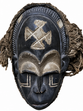 Lade das Bild in den Galerie-Viewer, Rare Antique Chokwe Tribe Mask from Angola – Vintage African Hardwood &amp; Rope Hair Mask, Tribal Art Collector’s Piece | Hairy Tribal Mask

