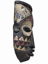 Cargar imagen en el visor de la galería, Antique Chokwe African Mask |  Vintage African Art |  Tribal Masks | Primitive Art
