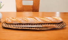 Cargar imagen en el visor de la galería, Hand Carved Jacaranda Wood Bread Board | Rustic Serving Platter (Fire-Cured)
