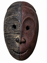 Charger l'image dans la galerie, Vintage Mbute Tribal African Wood Mask | Antique Hand-Carved Tribal Art| Ancient Patina Mask
