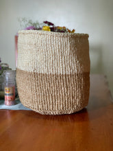 Lade das Bild in den Galerie-Viewer, Swahili Baskets / Handwoven Storage Baskets / Kenyan Planters
