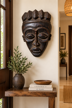 Lade das Bild in den Galerie-Viewer, Antique Chokwe African Mask |  Vintage African Art |  Tribal Masks | Primitive Art
