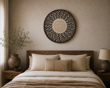 Charger l'image dans la galerie, Rustic Handwoven Wall Basket | Tonga Wall Hanging | Natural Straw &amp; Palm Leaf Art (47cm)
