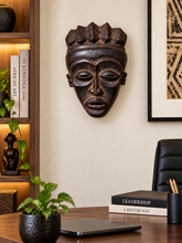 Lade das Bild in den Galerie-Viewer, Antique Chokwe African Mask |  Vintage African Art |  Tribal Masks | Primitive Art
