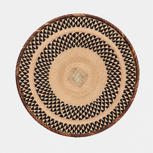 Charger l'image dans la galerie, Primitive African Wall Art | Rustic African Handwoven Wall Basket | Tonga Wall Hanging | Natural Wall Decor | Straw &amp; Palm Leaf Art (47cm)
