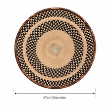 Charger l'image dans la galerie, Primitive African Wall Art | Rustic African Handwoven Wall Basket | Tonga Wall Hanging | Natural Wall Decor | Straw &amp; Palm Leaf Art (47cm)
