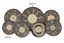 Charger l'image dans la galerie, Set of 7 African Handwoven Wall Decor  Baskets | Zimbabwe Tonga/ Binga Baskets | Rustic Decor |African Wall Decor Set (30-45cm) Wind
