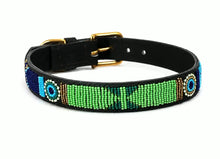 Laden und Abspielen von Videos im Galerie-Viewer, Handmade Beaded Kenyan Dog Collar | Authentic Maasai Pet Collar | Artisan Collar | Cultural Design
